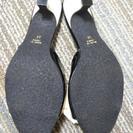 【新品タグ付】リボン付きサンダルの画像