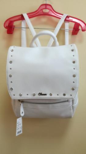 ①　新品未使用品　白　バック　鞄　リュック