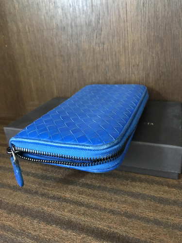 美品 ボッテガヴェネタ イントレチャートラウンドファスナー財布