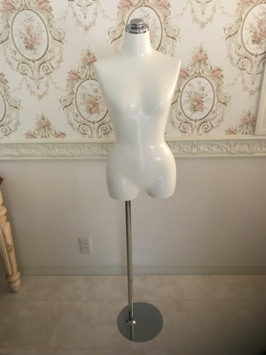 白いトルソー  マネキン