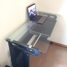 【中古】省スペースでガラス天板のパソコンデスクの画像