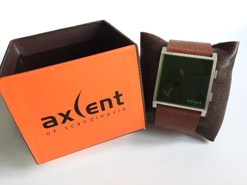 新品？★axcent of scandinavia 腕時計★デジタル 革ベルト？ 箱付きスウェーデン 茶色 ブラウン アクセント