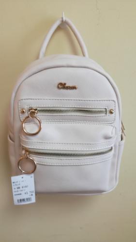 新品未使用　白色　バック　カバン　鞄　リュック