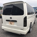 【社外ＨＤＤナビ】★レジアスエース★ＥＴＣ★革調シートカバー★ベットキット★社外コンビハンドル★シフトノブ★ルーム・荷室・ＬＥＤ加飾★社外ＨＩＤ★左右フェンダーカバー★ローダウン★外品エアロの画像
