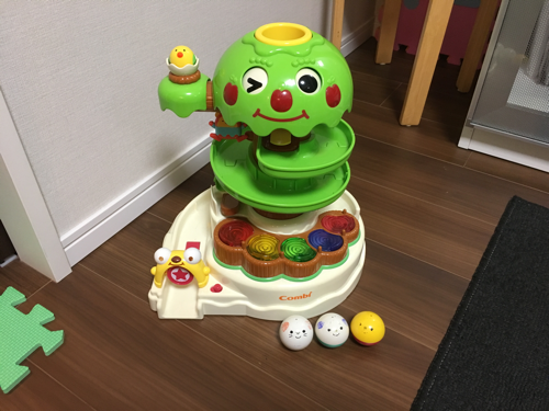 コンビ コロコロの木