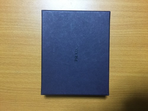 PRADAの財布