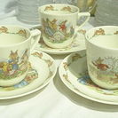 英国　ロイヤルドルトン　バニキンズ　カップ＆ソーサー　三客セット