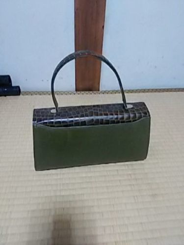 ツートンカラーの手提げ型