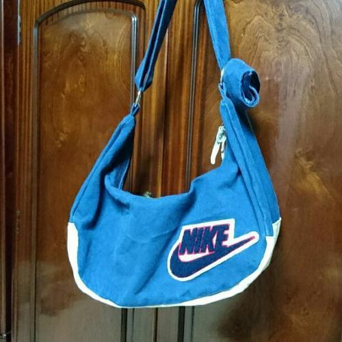 NIKE　ショルダーバッグ(郵送可)