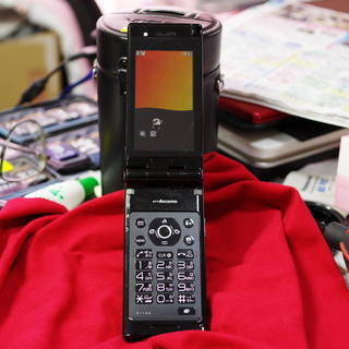 中古美品　３Ｇケータイ　パナソニック　P-10A　黒
