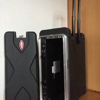 4Uラック SKB RLX-4と電源 FURMAN PL-8C Jのセットの画像