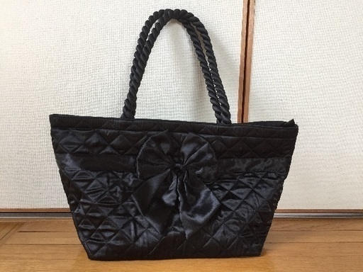 リボン黒バッグ