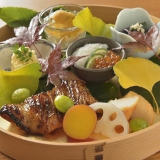 会席料理店でのホールスタッフ募集の画像