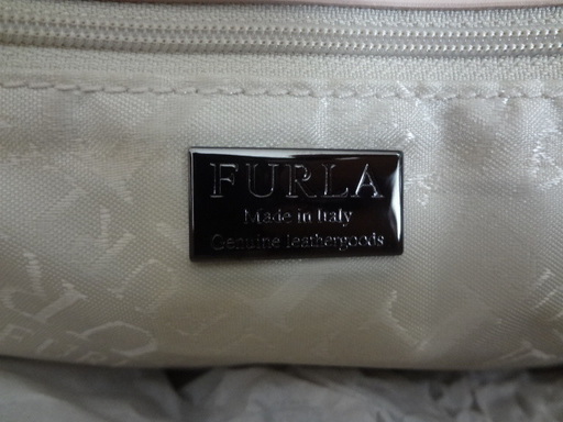 ☆FURLA～フルラ ショルダーバック　※新品です！