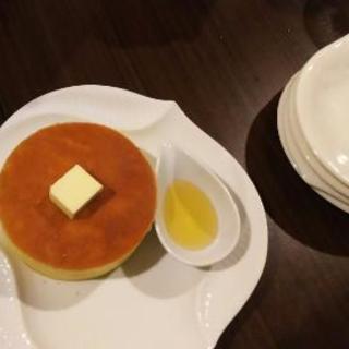 【ラーメン×スイーツ】カロリー摂取必死！？