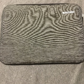 ipad pro 9.7インチ 256GB wi-fiモデル シルバー smartkeyboard付きの画像