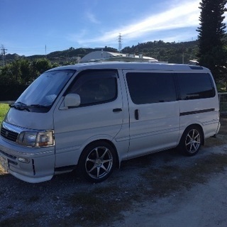 ハイエース100系 車検満タン リビングサルーンの画像