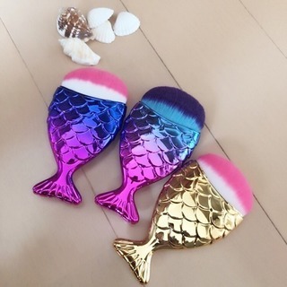 メイクブラシ チークブラシの画像