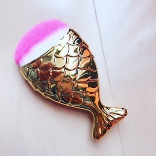 メイクブラシ チークブラシの画像