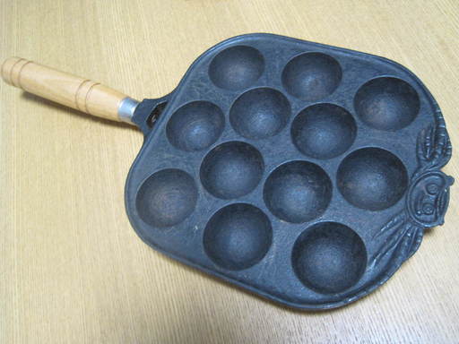 柄付きたこ焼き器　鉄製　おうちのコンロやカセットコンロでお使いください。
