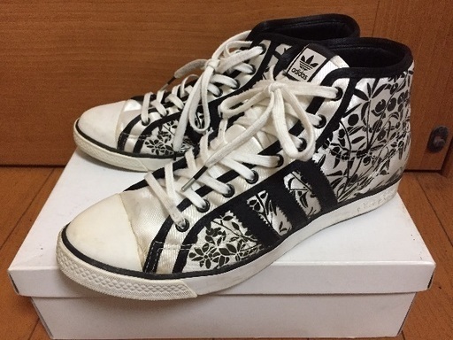 adidas スニーカー 24センチ