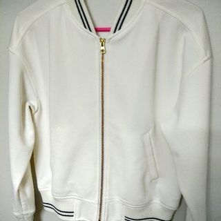 Visの清楚系ブルゾン