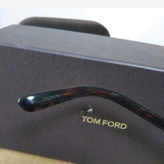 免税店購入TOM FORDサングラスの画像