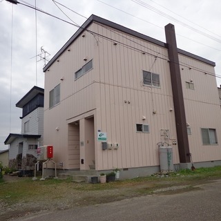 初期費用1万円ポッキリで３LDKに入居出来ます。駐車場無料、リフ...