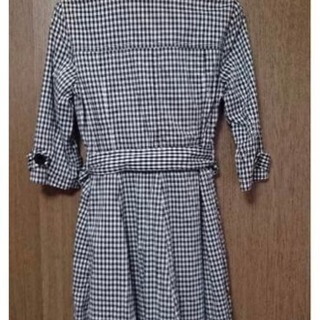 七分袖チェック柄トレンチコートＭサイズの画像