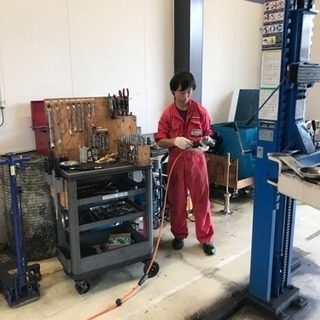 自動車の軽整備の画像