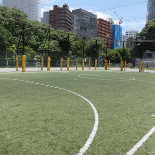 9/16【初心者・初参加歓迎】新宿高層ビル街エリアでフットサルや...