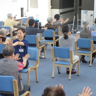 機能訓練特化デイサービスの指導及び介護のお仕事 　　事業拡大につ...