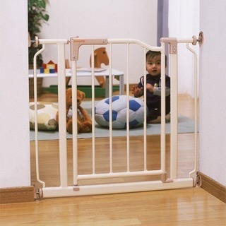 （日時の相談中です）ベビーゲート、西松屋製品。ベビーフェンス。の画像