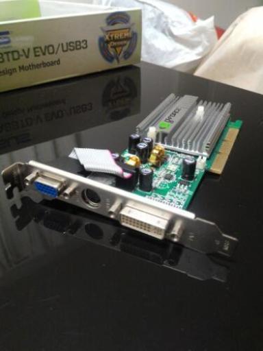 グラフィックボード　nVIDIA GeForce