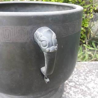骨董品の火鉢　の画像