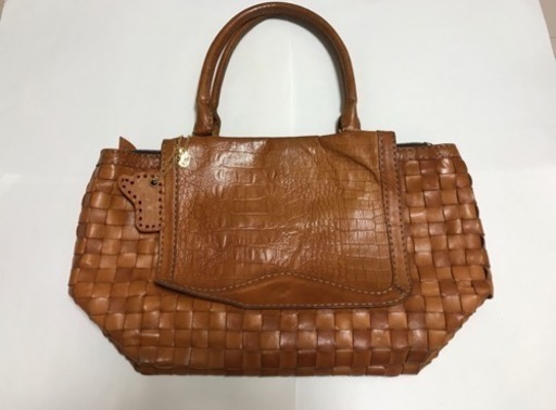 半額以下 robita ロビタ 日本未取り扱いデザイン 本皮　ロングセラー メッシュレザートートバッグ　クロコ型押し キーホルダーつき