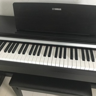 電子ピアノ YAMAHA ARIUS YDP-142の画像