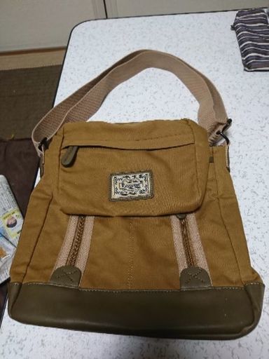 ショルダーバッグ(カーキ)