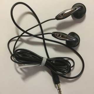私は耳がわるいのですがこのイヤフォンだけが使えます東芝の製品です