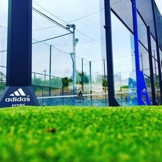 明日12時からパデルというスポーツ