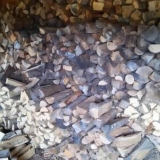 キャンプ 薪ストーブ 薪 北海道 雑 ミックス 約35～40cm 
の画像