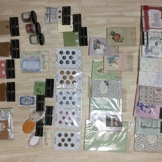 値下げ！ハンドメイド用！！紙袋、ボタンなど総額17000円相当が、、、約40点の画像