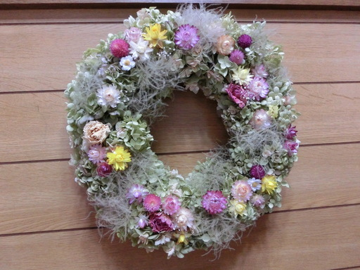 ドライフラワーのグリーンのかわいいリース(ハンドメイド)