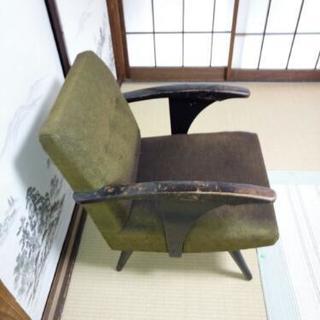 アンティークなソファーをもらってくださいの画像