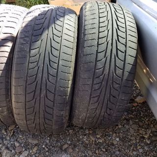 215/45R17  4本　難有りの画像