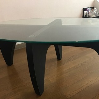 ガラステーブルの画像