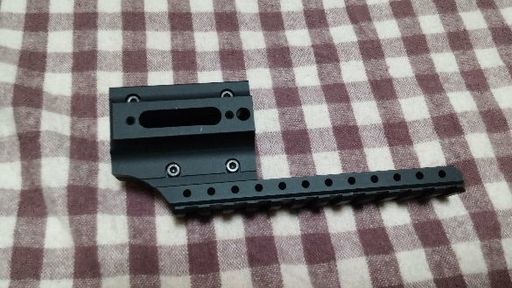 (売り切れました)NITRO.Vo製AKボトムレイル (サイドレイル欠品