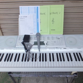 CASIO カシオ LK-208 HIKARI KEYBOARD 光ナビゲーションキーボード◆マイクもついて本格的の画像