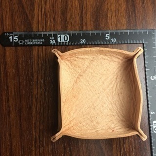 ④レザープレート 小物入れの画像