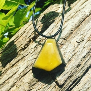 【ワークショップ】アンバー（琥珀）を使ったオリジナルジュエリーを作ろう！の画像